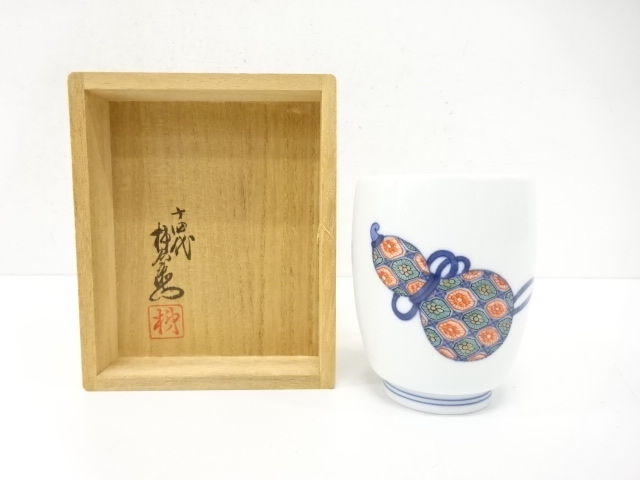 Teacup with design of gourd in some-nishiki brocade, by Sakaida Kakiemon XIV, Li